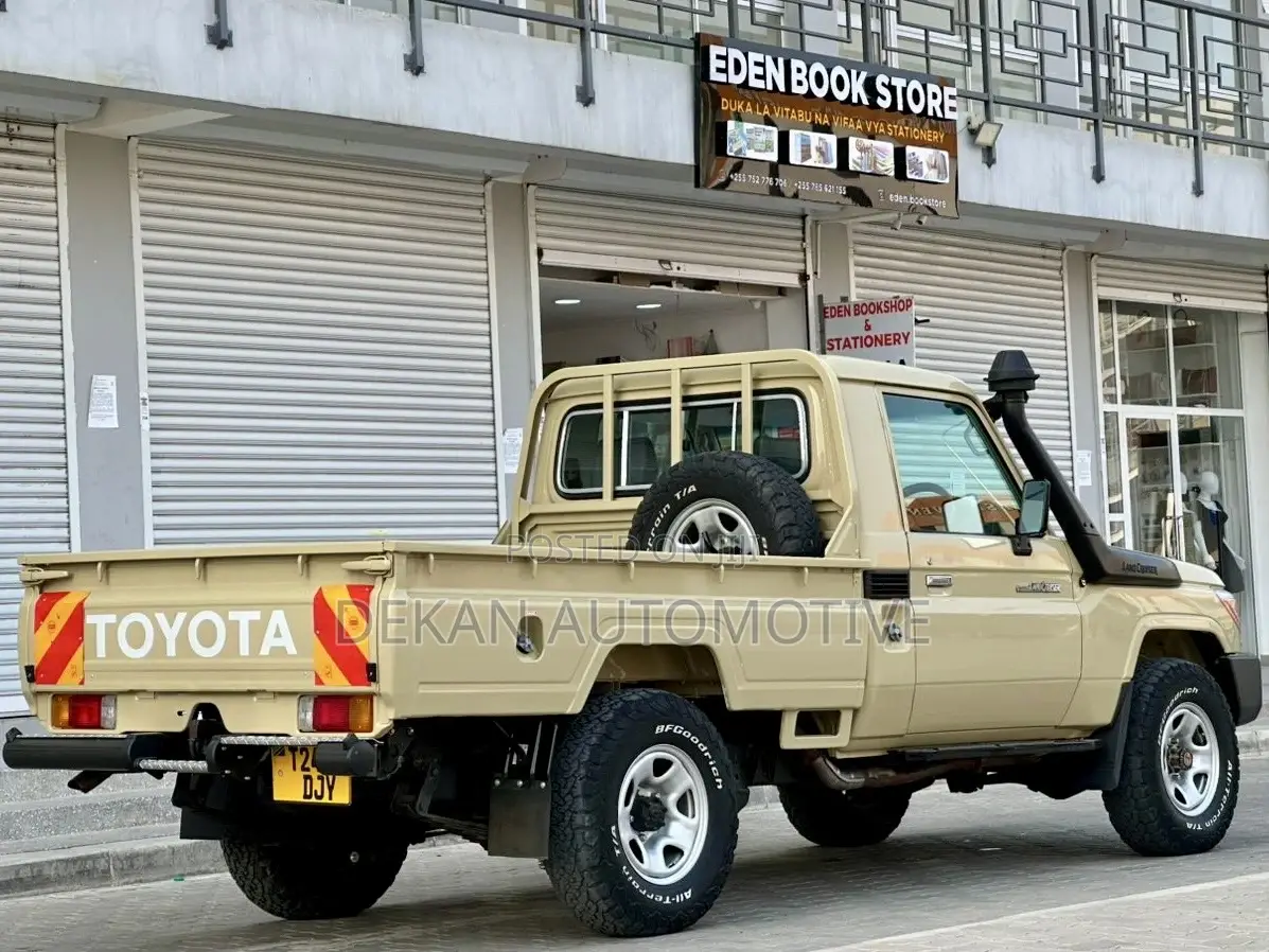 Toyota Land Cruiser 4.0 V6 GXR 2016 Beige