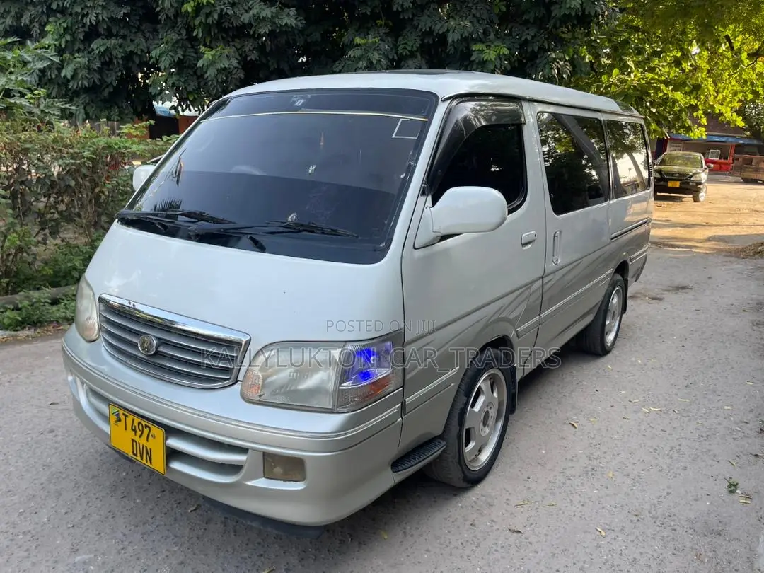 Toyota HiAce 2002 Silver