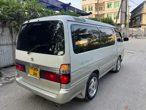 Toyota HiAce 2002 Silver