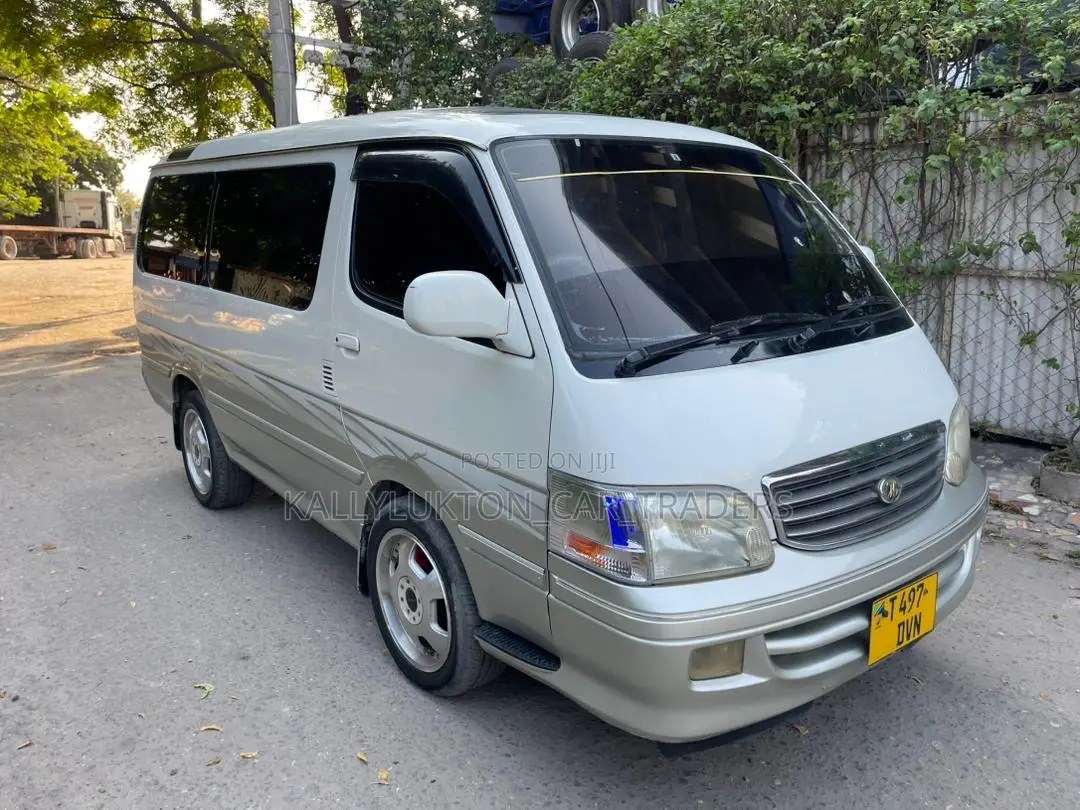Toyota HiAce 2002 Silver