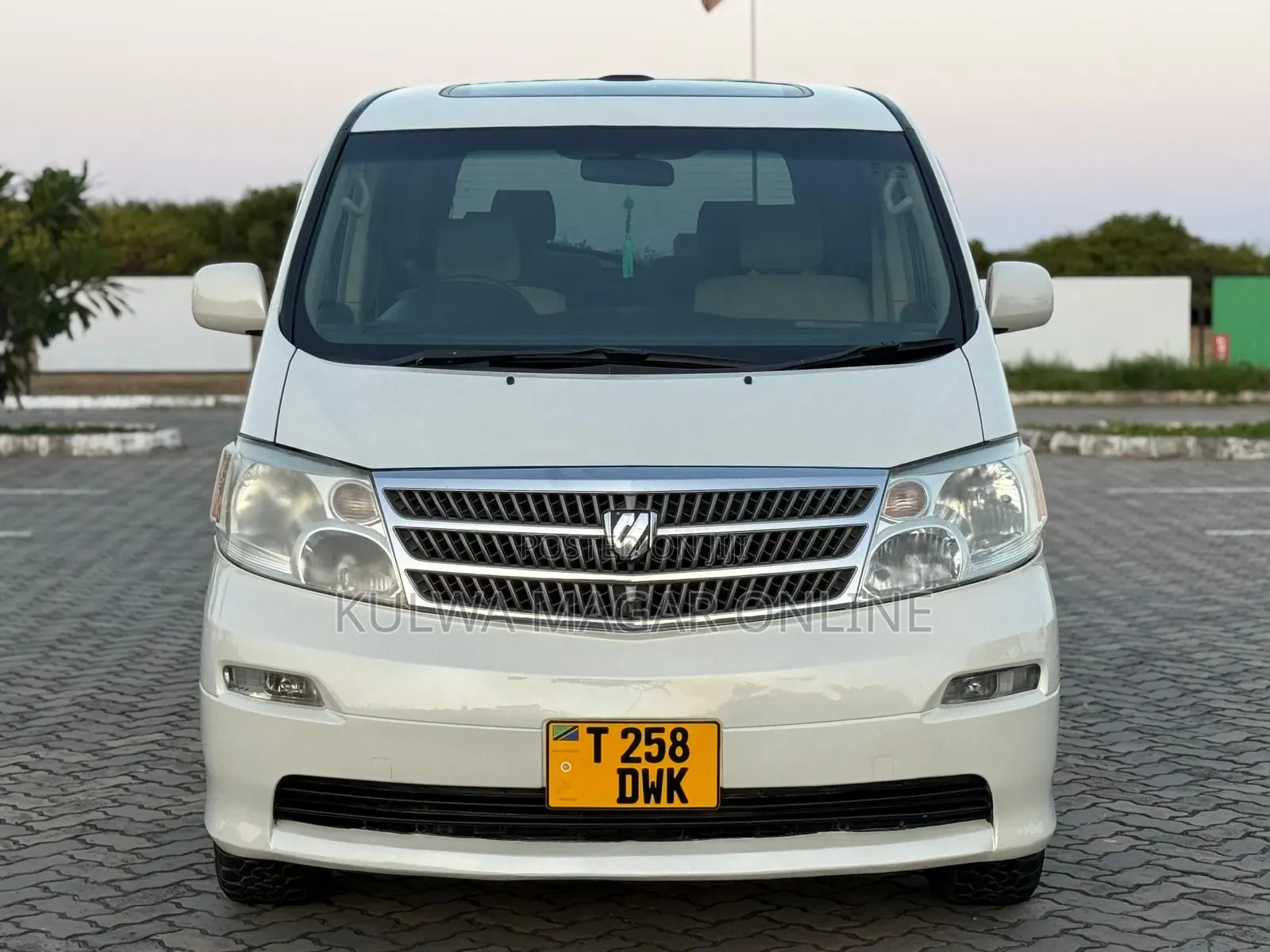 Toyota Alphard 2004 White