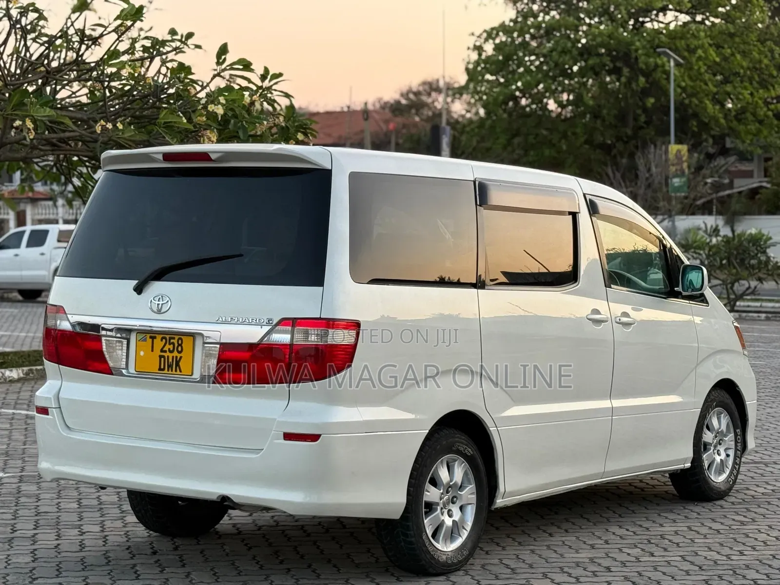 Toyota Alphard 2004 White