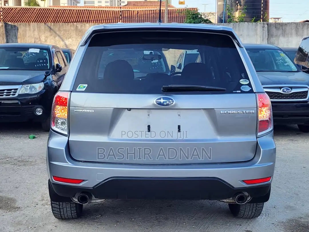 Subaru Forester 2011 Silver