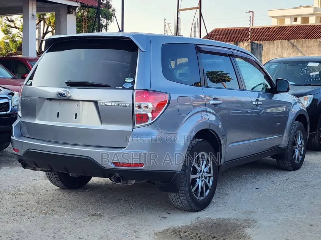 Subaru Forester 2011 Silver