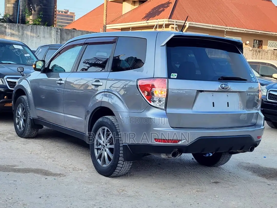 Subaru Forester 2011 Silver