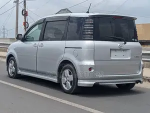 Toyota Sienta 2005 Silver
