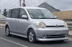 Toyota Sienta 1.5 FWD 2005 Silver