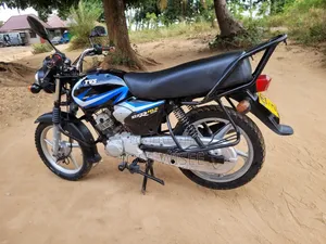 TVS HLX 125 2025 Black