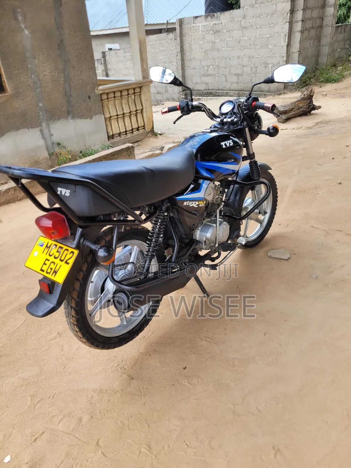 TVS HLX 125 2025 Black