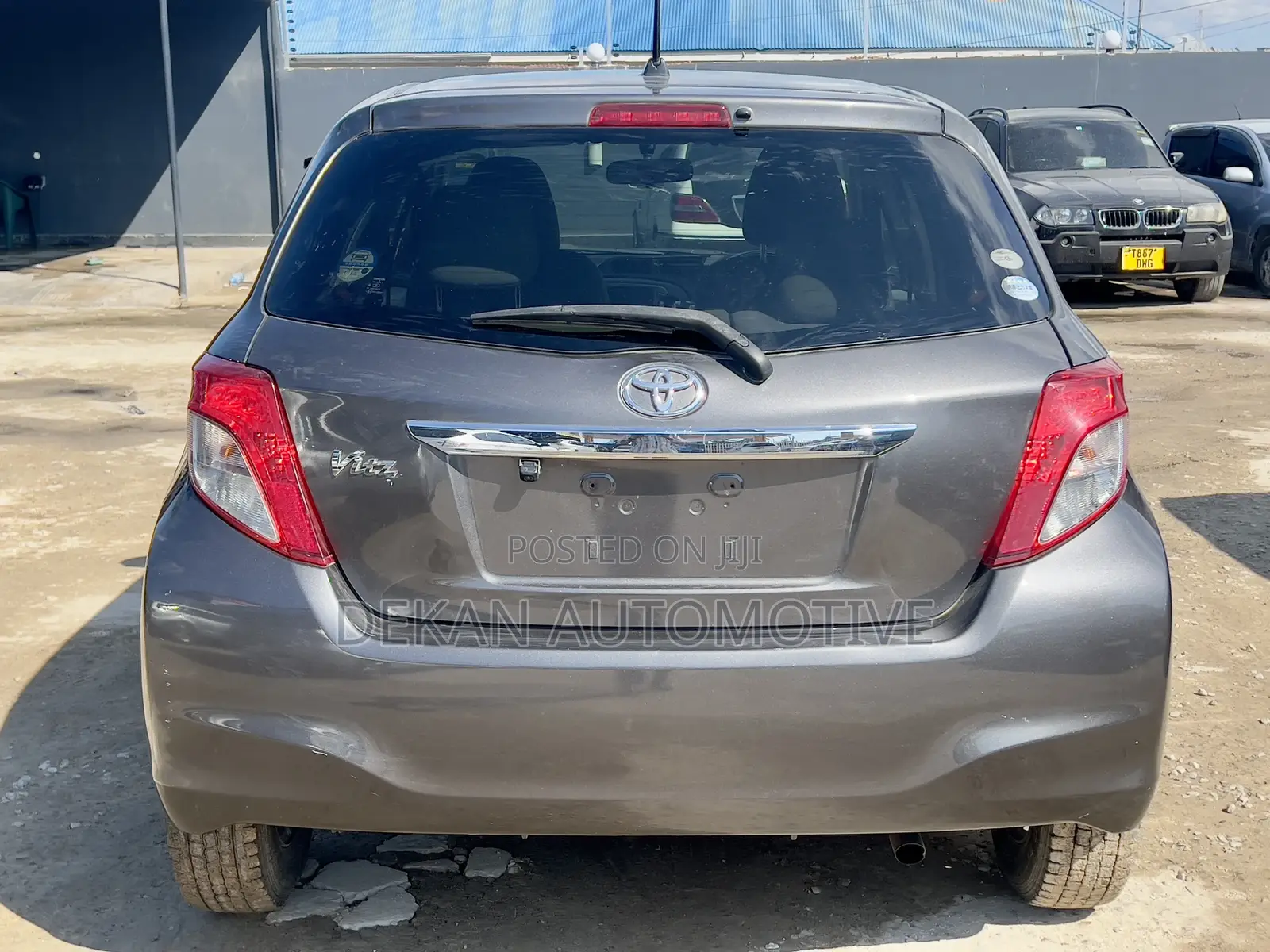 Toyota Vitz 1.3 FWD 5dr 2013 Gray