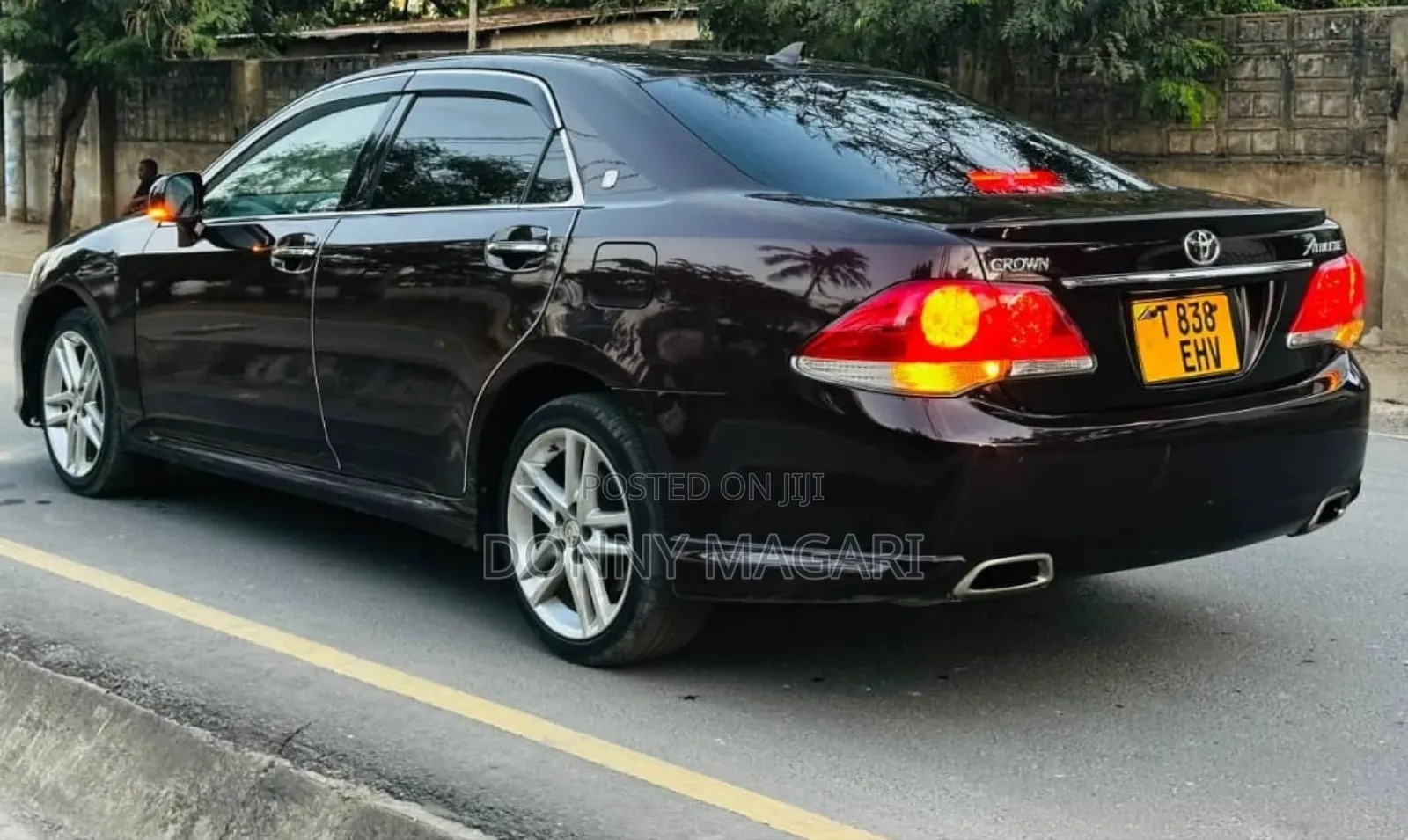 Toyota Crown 2012 Black