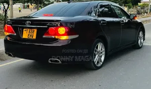 Toyota Crown 2012 Black