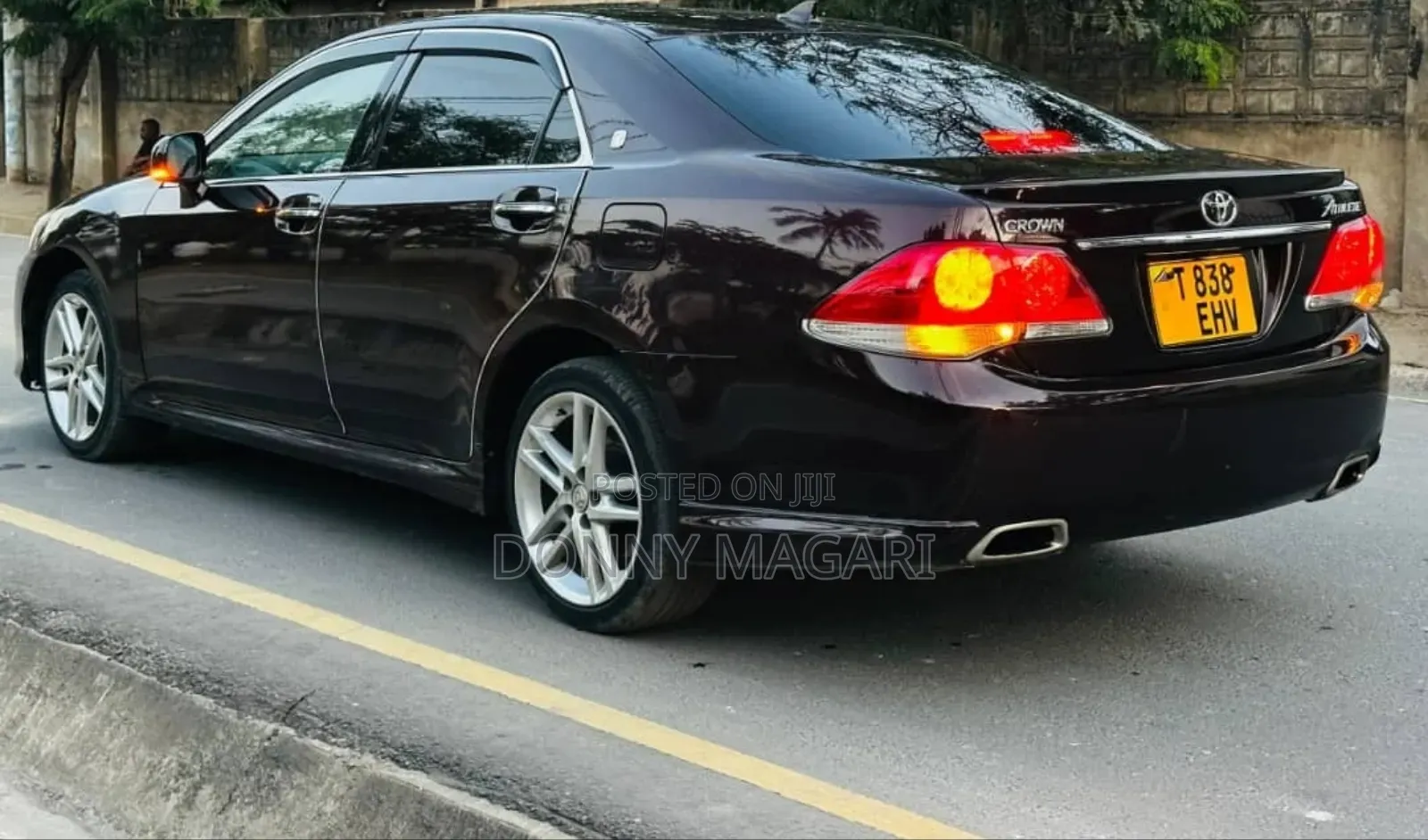 Toyota Crown 2012 Black