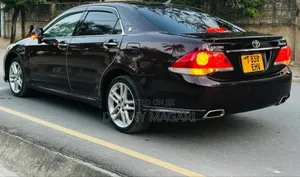 Toyota Crown 2012 Black
