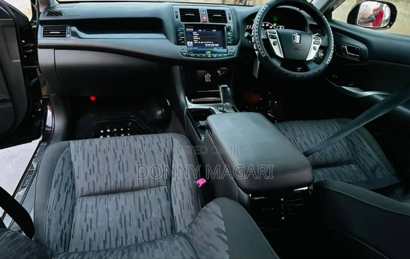Toyota Crown 2012 Black