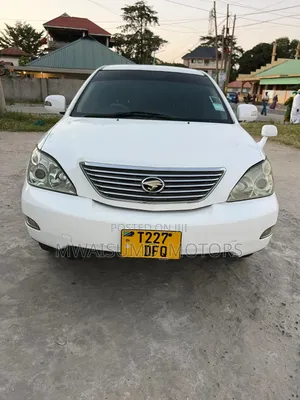 Toyota Harrier 2004 White