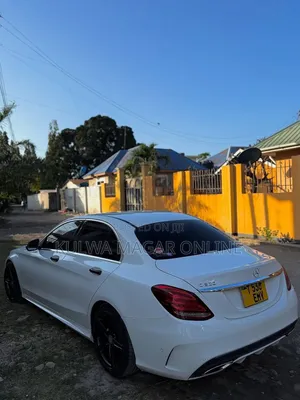 Mercedes-Benz C-Class 2014 White