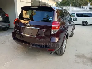 Toyota Vanguard 2010 Maroon