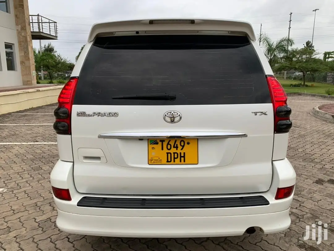 Toyota Land Cruiser 2009 White