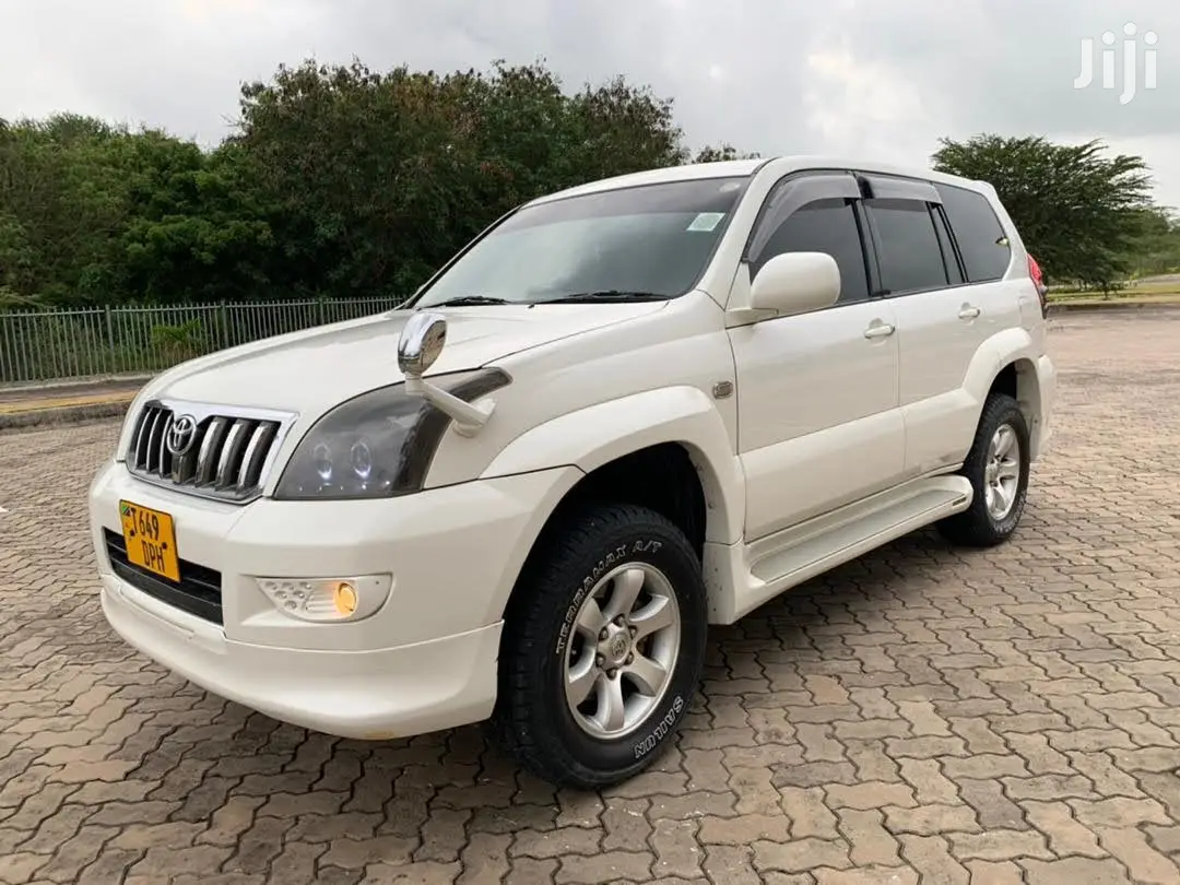 Toyota Land Cruiser 2009 White