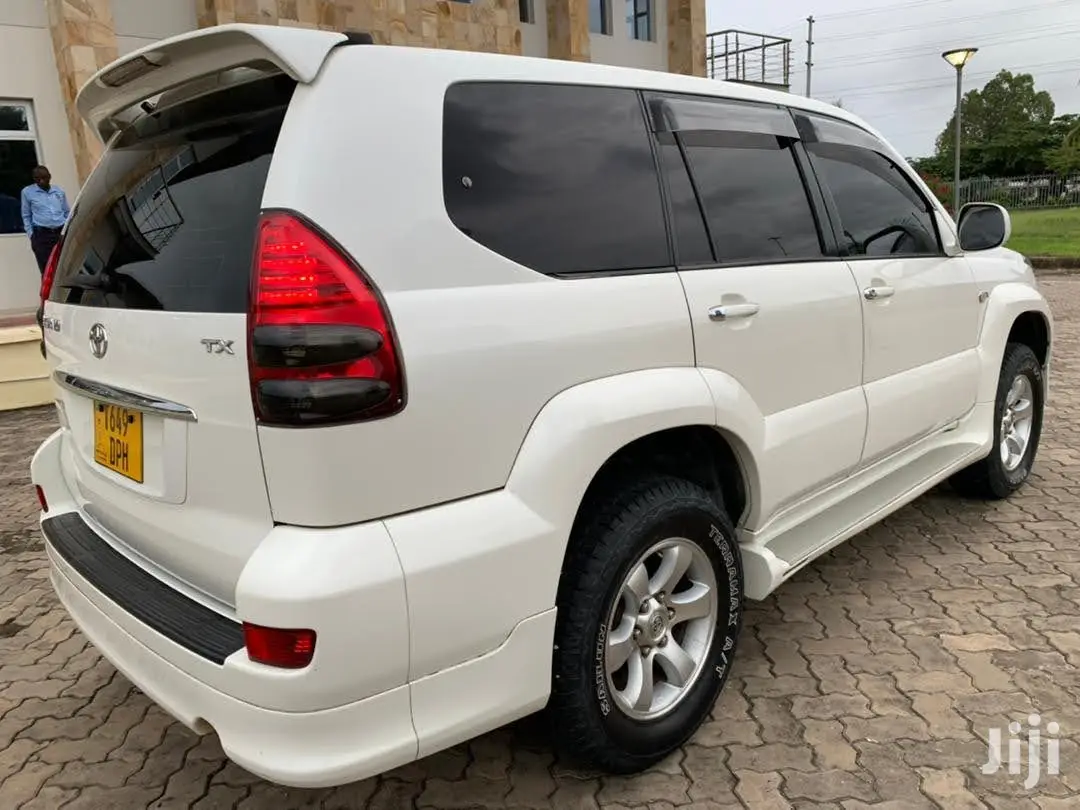 Toyota Land Cruiser 2009 White