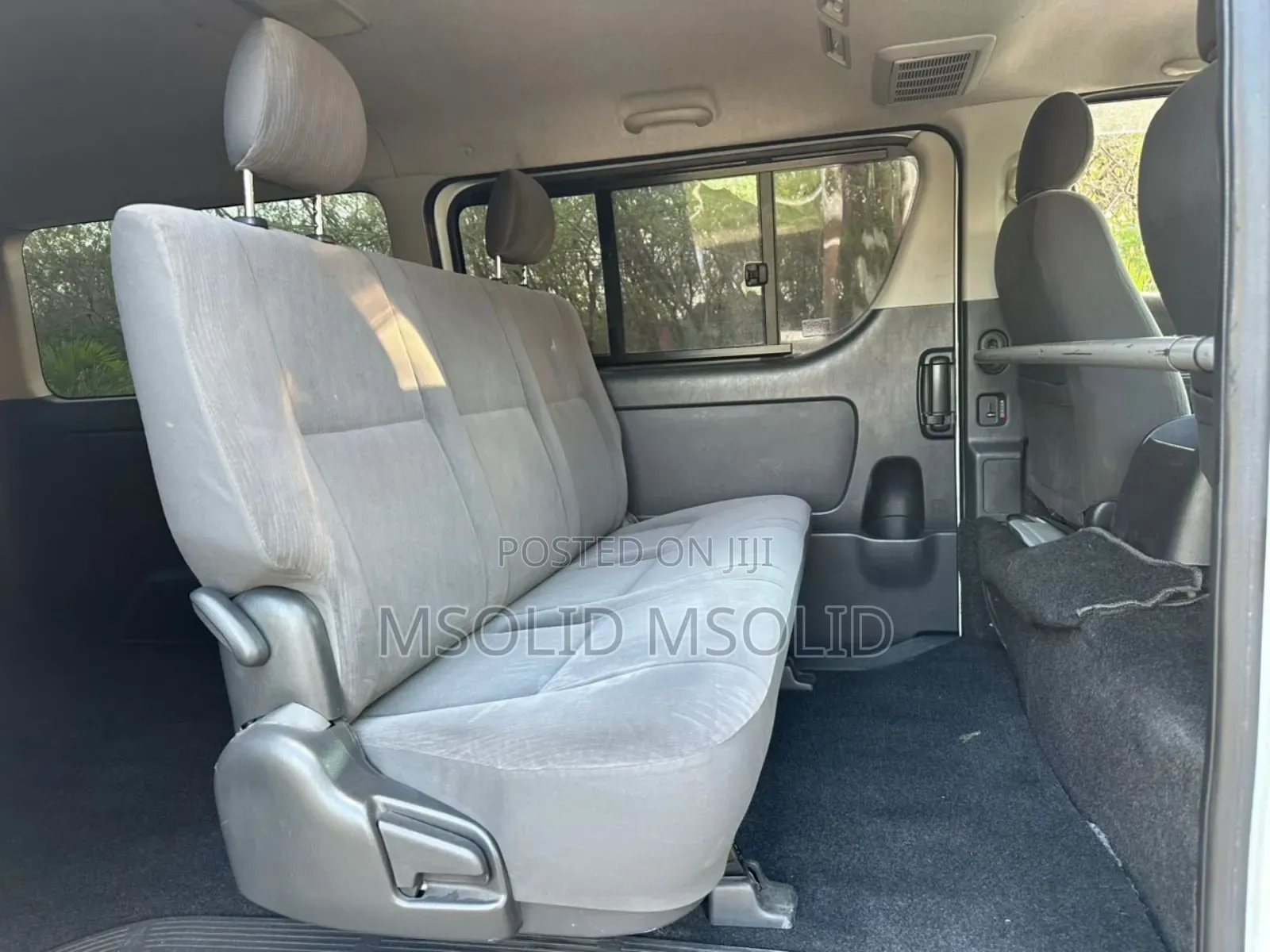 Toyota HiAce 2011 Off white