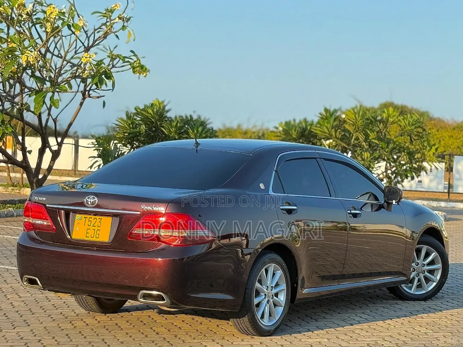 Toyota Crown 2009 Maroon