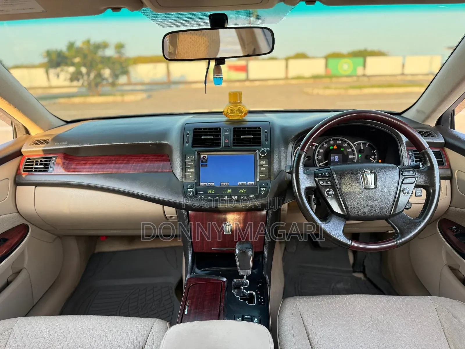Toyota Crown 2009 Maroon