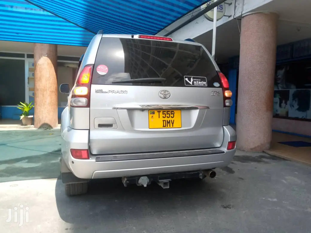 Toyota Land Cruiser 2009 White