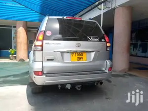 Toyota Land Cruiser 2009 White