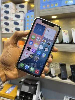 Apple iPhone XR 64 GB White