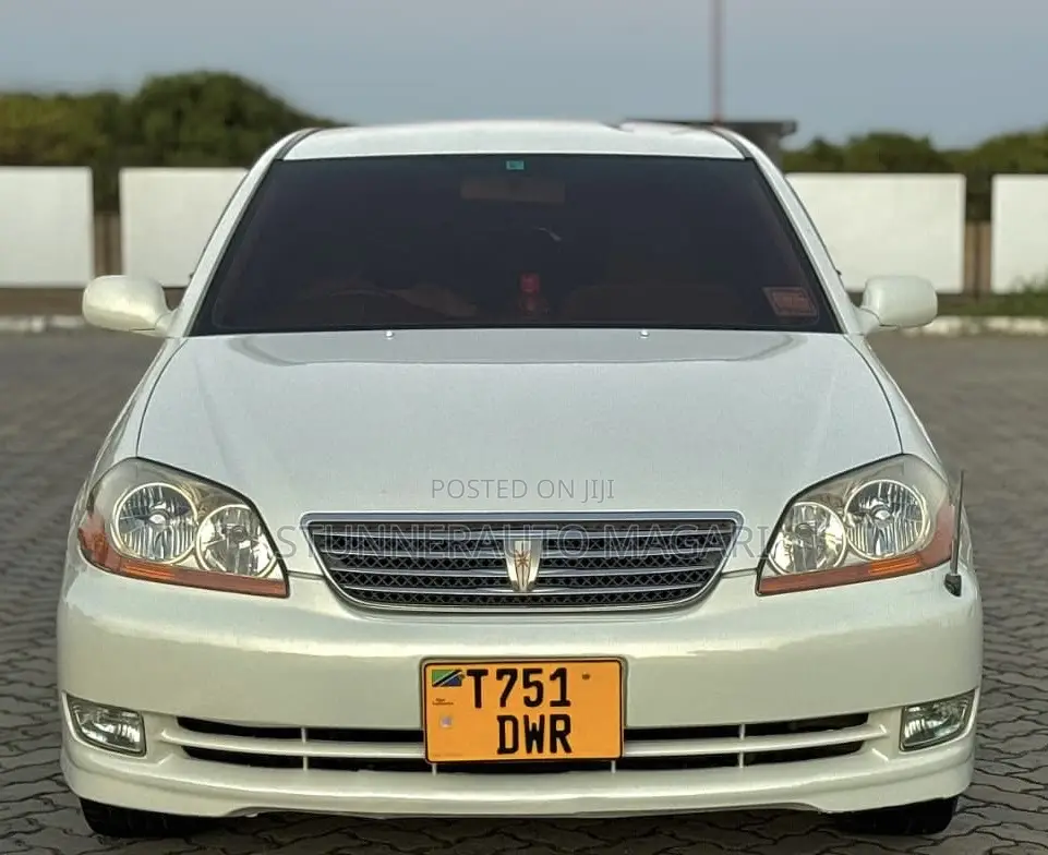 Toyota Mark II 2004 White