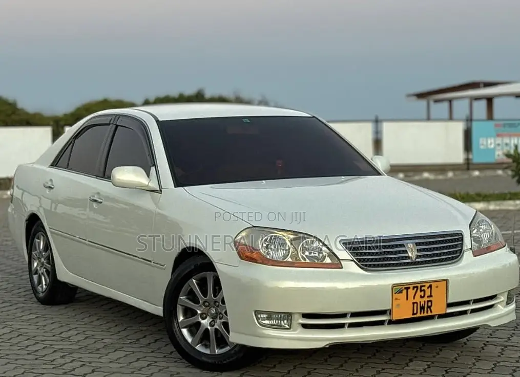 Toyota Mark II 2004 White
