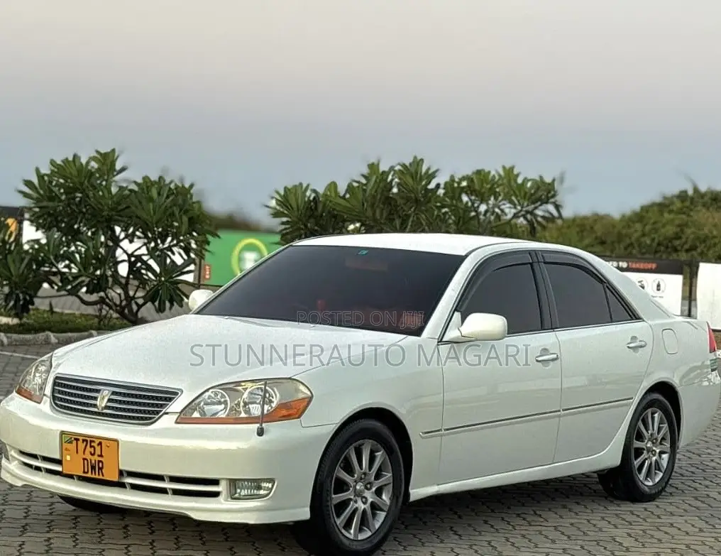 Toyota Mark II 2004 White