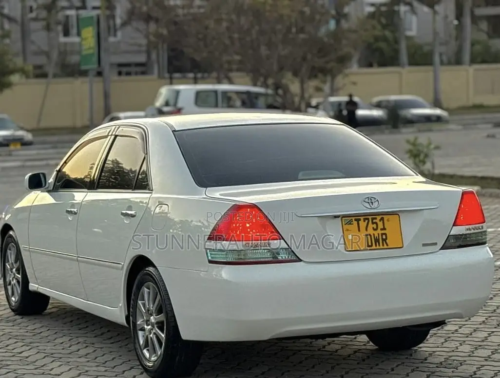 Toyota Mark II 2004 White