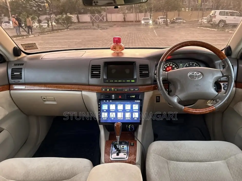 Toyota Mark II 2004 White