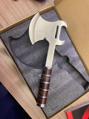 Hand Min Axe