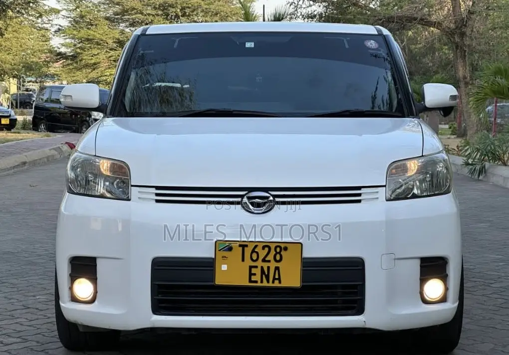 Toyota Corolla Rumion 2008 White