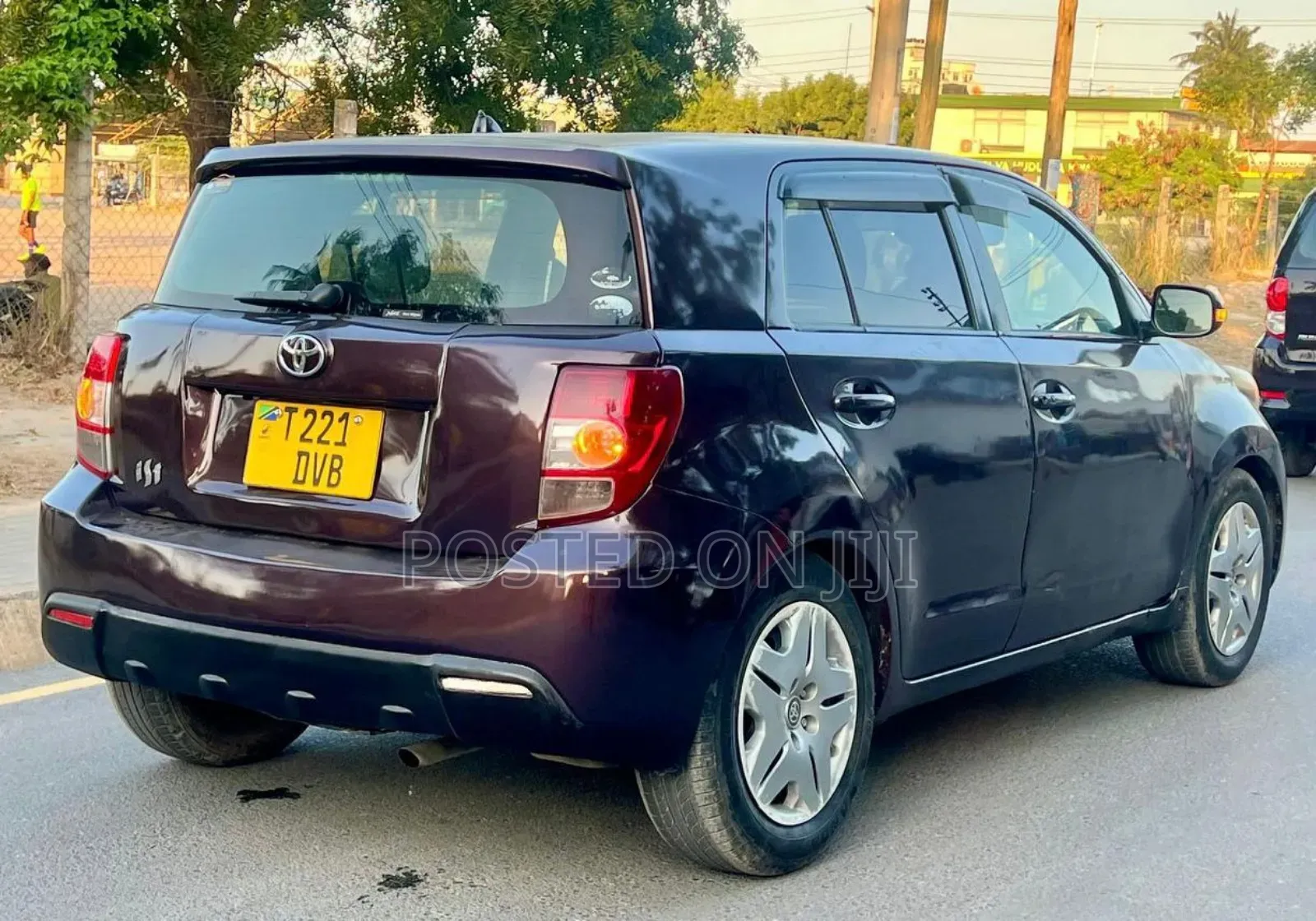 Toyota IST 2008 Burgundy