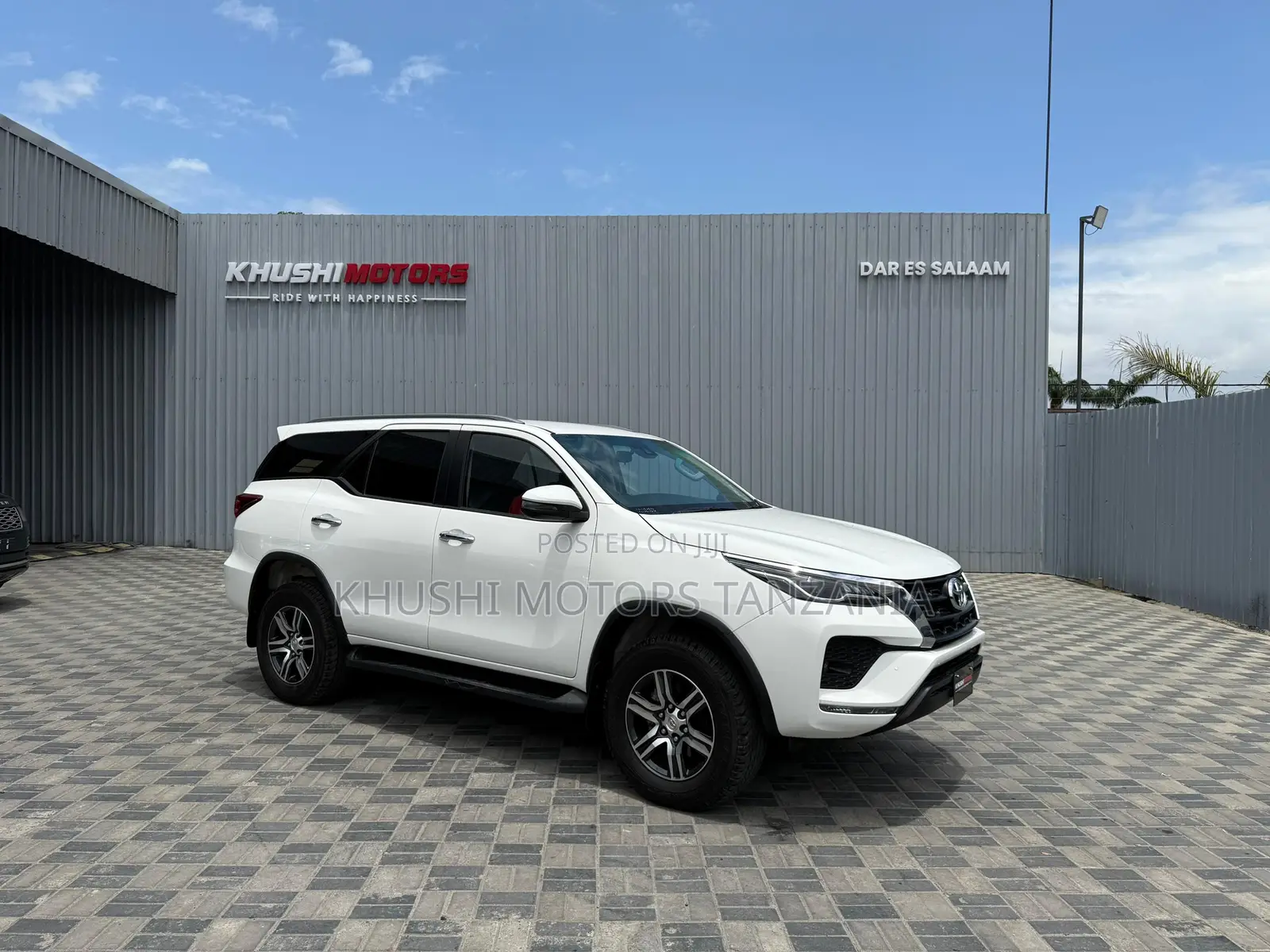 Toyota Fortuner 2023 White