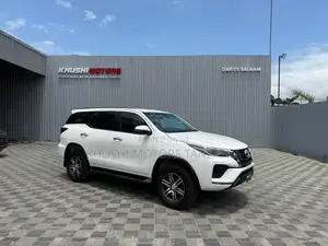 Toyota Fortuner 2023 White