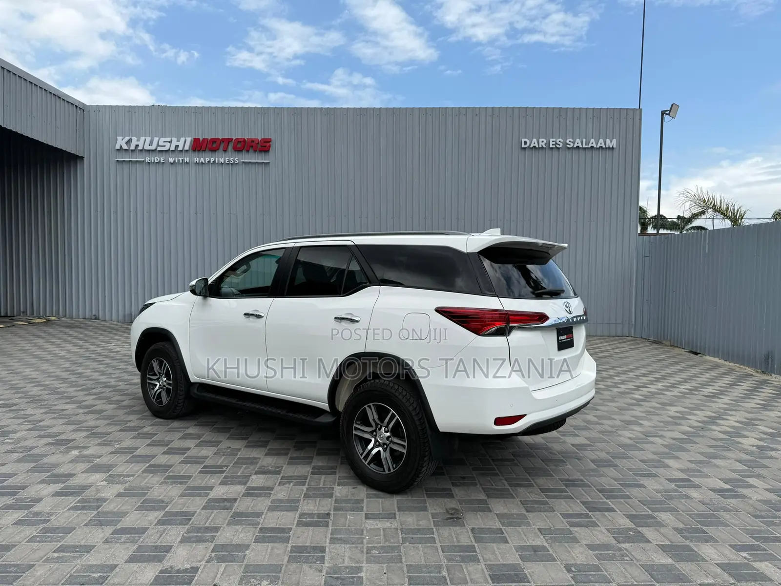 Toyota Fortuner 2023 White