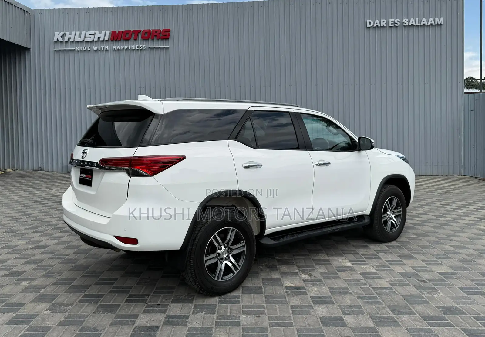 Toyota Fortuner 2023 White