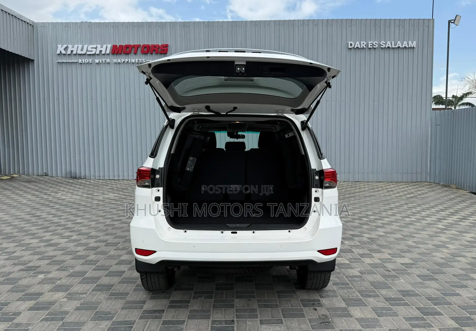 Toyota Fortuner 2023 White