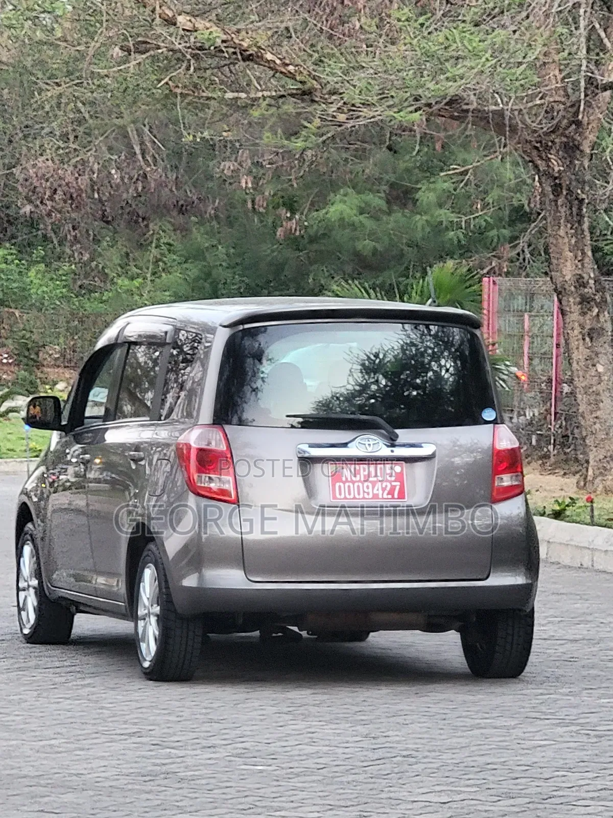 Toyota Ractis 2006 Gold