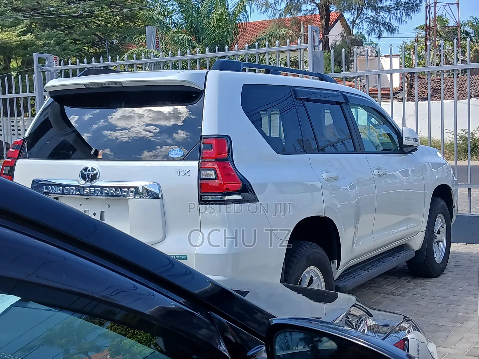 Toyota Land Cruiser Prado 2018 White
