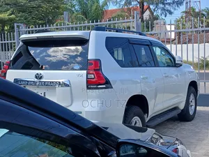 Toyota Land Cruiser Prado 2018 White