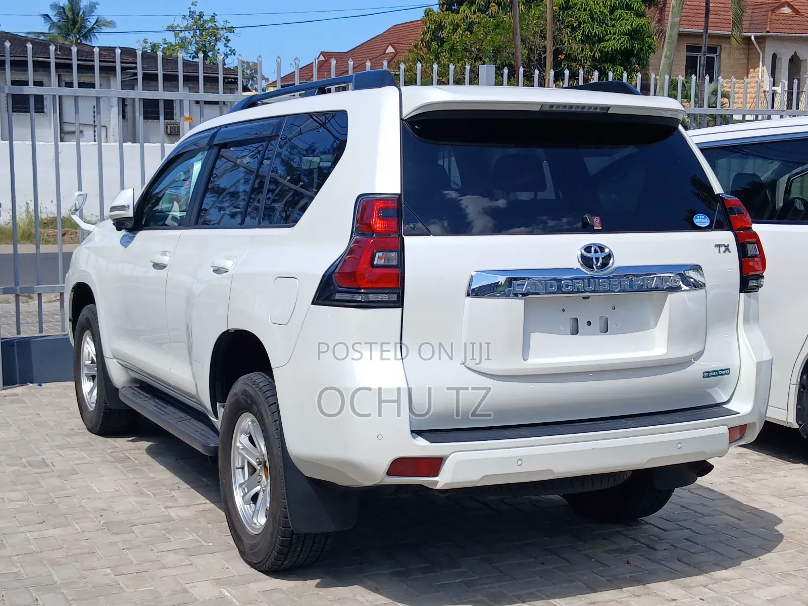 Toyota Land Cruiser Prado 2018 White