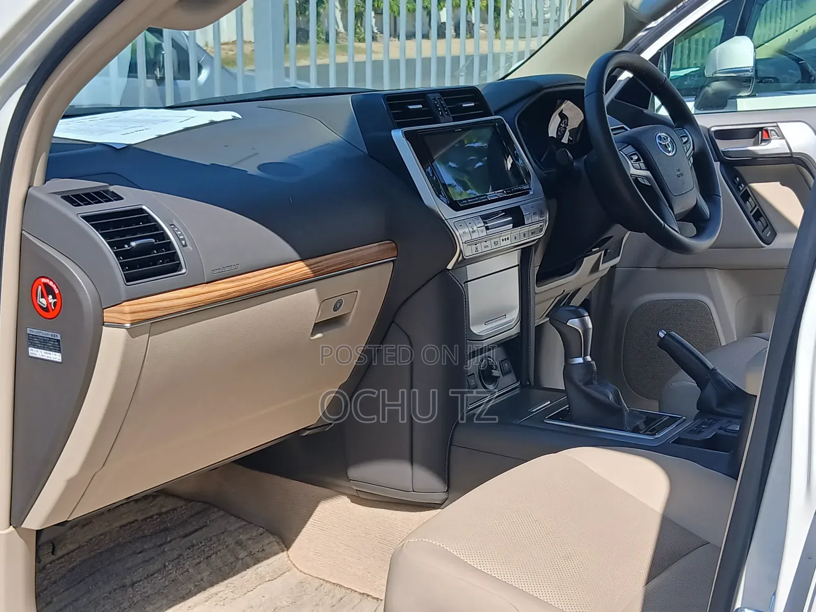 Toyota Land Cruiser Prado 2018 White
