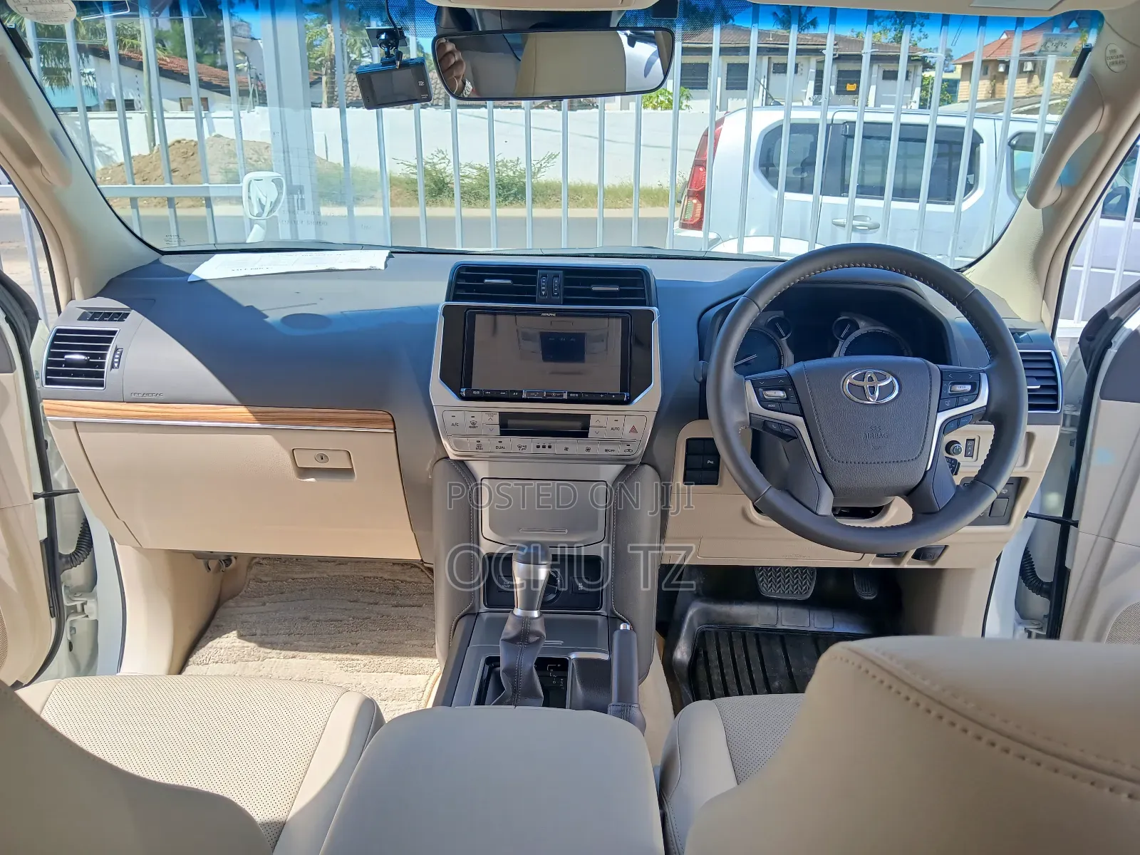 Toyota Land Cruiser Prado 2018 White
